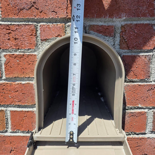 Design 14 plastic mailbox opening width measurement