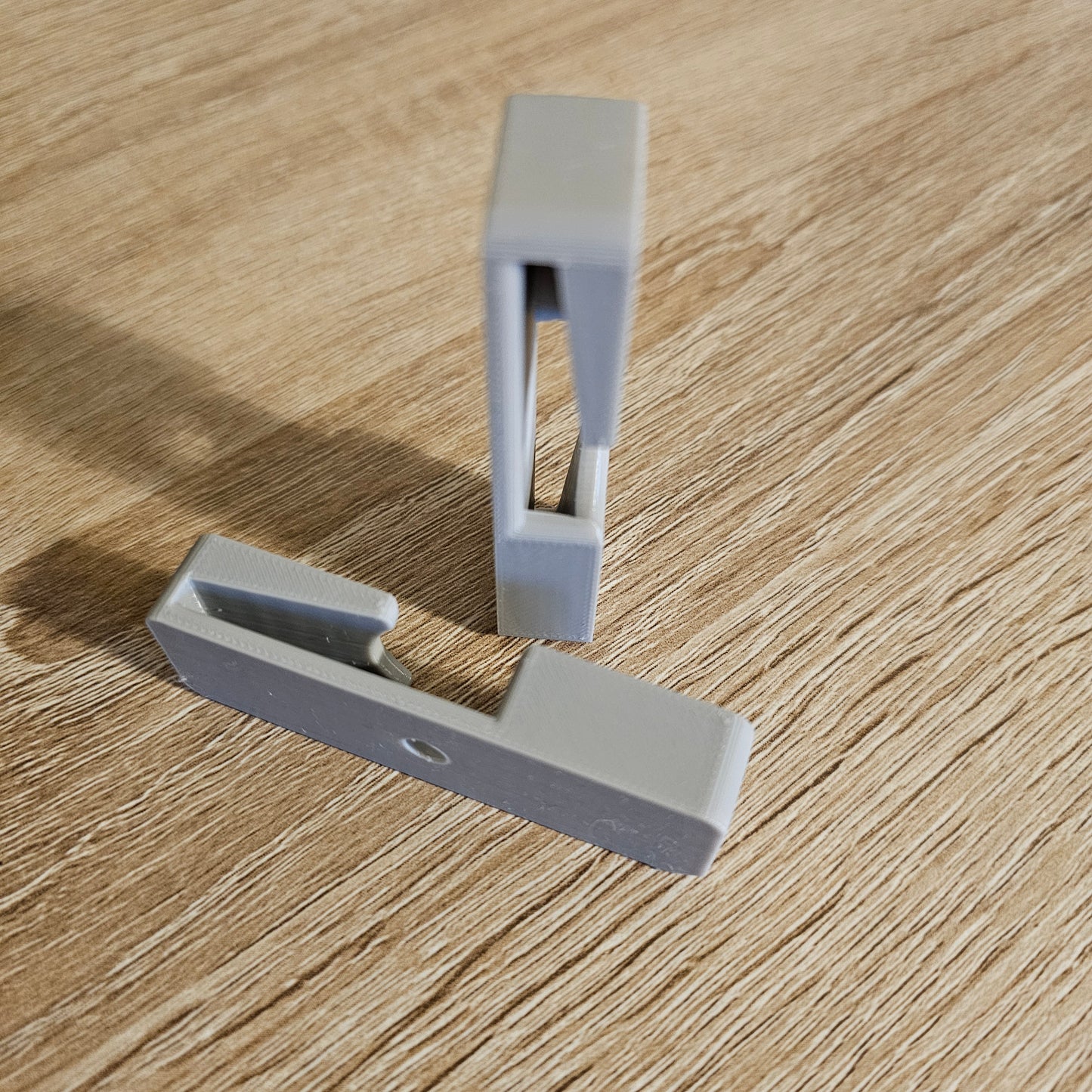 Single Fishing Reel Wall Hanger – 3D Printed Twist-In Mount