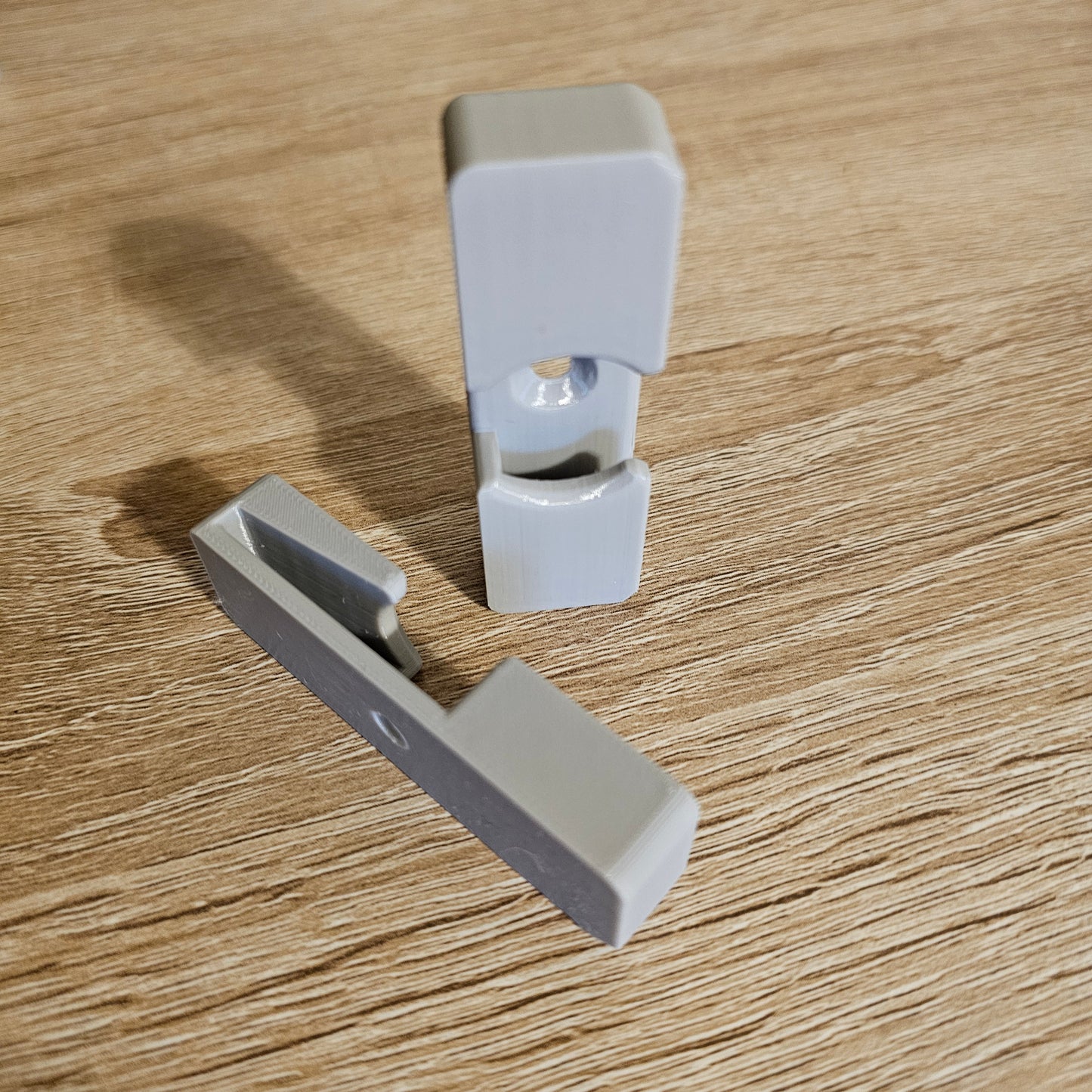 Single Fishing Reel Wall Hanger – 3D Printed Twist-In Mount