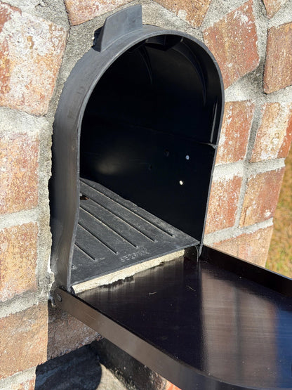 Replacement Door for Plastic Mailbox – Style 2 – Front Options: Plain, Text, or Decorative Figure (Copy)