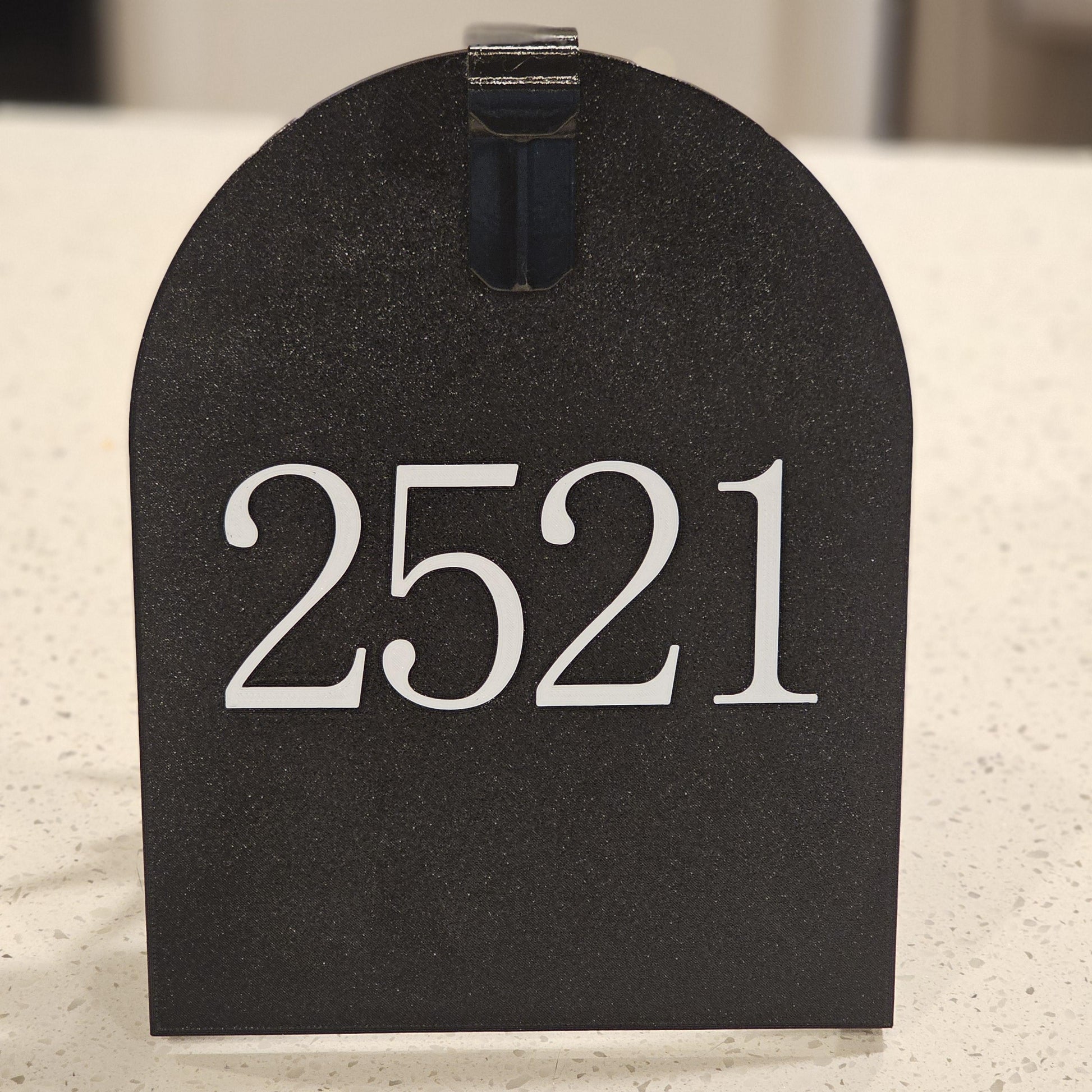 Replacement mailbox door with custom printed house number