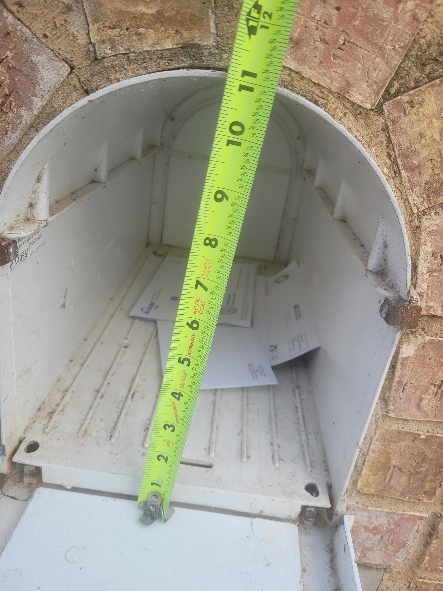Design 3 white brick-in mailbox depth measurement