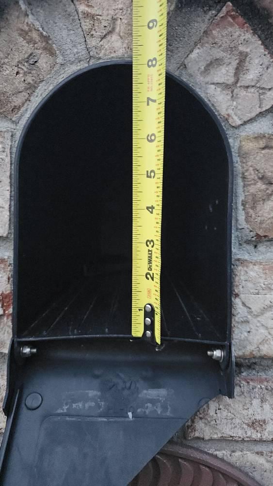 Design 8 plastic mailbox opening width measurement